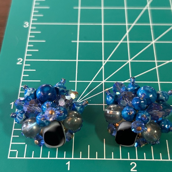 Vintage blue clip on earrings - Picture 3 of 6